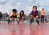 En las canchas de la avenida Cardenal de la Torre, los niños del club de patinaje Slalom practican todos los días sus destrezas sobre ruedas.