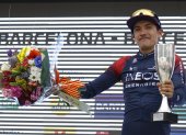 La celebración de Richard Carapaz tras coronarse como vicecampeón de la Vuelta a Cataluña.