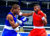 Jhancarlo Anichico (i), pugilista nacional, mostró técnica en el Campeonato Continental de Box y se llevó medalla de plata.