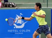 La primera raqueta del país tuvo ayer un debut prometedor en Salinas tras vencer por parciales de 6-3 y  6-3 a su compatriota y amigo Álvaro Guillén.