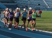David Hurtado (119) comandando la prueba de los 10.000 metros marcha en la que ganó la medalla de oro.
