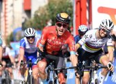 El ciclista español Pello Bilbao ganó la etapa 2 y pasó a liderar la general.