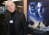El director, productor y escritor estadounidense James Cameron posa para los fotógrafos previo a una proyección de la película "Avatar" , en una fotografía de archivo.