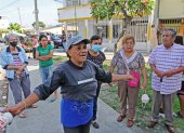 MORADORES DE LA PRADERA 2 SE QUEJA CON EL MUNICIPIO POR QUE NO DEJAN QUE ESTE EN EL LUGAR LA FERIA DE VIVERES PERSONAL DEL MUNICIPIO LLEAGRON AL LUGAR A DESALOJAR 27 DE ABRIL DEL 2022 GUAYAQUIL-ECUADOR ag-periodistas