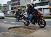 Baches. Aumentan los agujeros en las vías del sur.