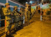 Fuerzas Armadas vigilando las calles.