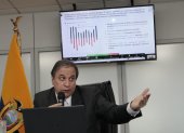 El ministro de Economía y Finanzas, Simón Cueva, en rueda de prensa para hablar de los avances económicos este 11 de mayo de 2022.