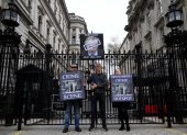 Imagen de archivo de una protesta por las fiestas Downing Street.EFE/EPA/ANDY RAIN