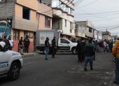 El crimen ocurrió al medio día, mientras la víctima compartía con unos amigos