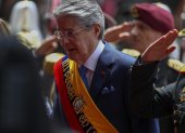 El presidente de Ecuador, Guillermo Lasso, ingresa hoy a la Asamblea Nacional en Quito (Ecuador) .