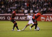 Liga de Quito y Atlético Goianense igualaron a un gol en el estadio Rodrigo Paz, lo que clasificó a los brasileños.