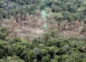Fotografía de archivo aérea que muestra un campamento de las disidencias de las Fuerzas Armadas Revolucionarias de Colombia