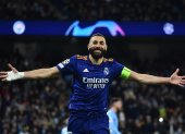 El delantero del Real Madrid Karim Benzema celebra su gol en el partido de ida de las semifinales de la Liga de Campeones ante el Manchester City.