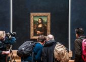 El cuadro "La Gioconda" (Mona Lisa) de Leonardo da Vinci en la sala renovada.