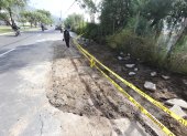 Reparación. La tubería ya fue arreglada en el sector de la urbanización Señor del Árbol. Falta el asfalto.  2. Daño.  El asfalto se rompió por la fuga de agua.