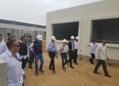 El presidente Guillermo Lasso, acompañado de los ministros de Obras Públicas, Marcelo cabrera; y de Educación, María Brown, recorre las obras de la unidad educativa José Joaquín de Olmedo, en el Parque Samanes.