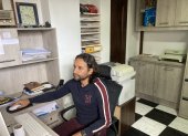 Paúl Ambrossi dejó las canchas de fútbol y ahora pasa mucho tiempo detrás de una computadora, revisando todo lo relacionado a su empresa.