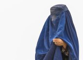 Imagen de archivo de una mujer con burka en Kabul.