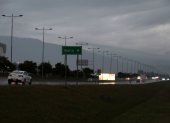 La falta de alumbrado público en las autopistas de ingreso a Quito dificultan el tránsito vehicular