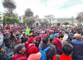 Los manifestantes indígenas llegaron hasta AMBATO a pie y en grupos motorizados que recorrían las calles hasta en Contravía.