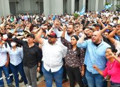 Los trabajadores municipales también están resguardados por agentes metropolitanos.
