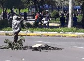 Obstáculos. Manifestantes obstaculizaron la avenida Patria, al pie de la Fiscalía.