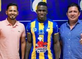 Kevin Mercado (centro) es el nuevo jugador del Delfín de Manta para la segunda etapa de LigaPro.