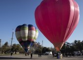 Fotografía de un globo aerostático en la inauguración del "Festival del Globo", este 30 de junio de 2022, en el Parque O´Higgins de Santiago (Chile).