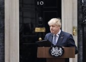 Primer ministro británico, Boris Johnson, anunciando su dimisión.