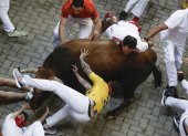 Imagen del peligroso encierro de los Sanfermines de hoy lunes.
