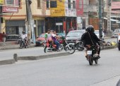 Disposición. El 8 de junio, la Agencia Nacional de Tránsito resolvió la prohibición de circular dos hombres en moto, en el país.