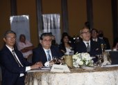 Foro. El presidente del directorio de la Bolsa de Valores de Guayaquil, Ricardo Rivadeneira (derecha).