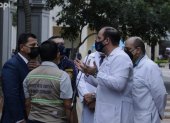 Directores municipales y médicos de la mésica tecnica de Salud que integran el COE cantonal de Guayaquil, preivo a la rueda de prensa de este martes 19 de julio de 2022.