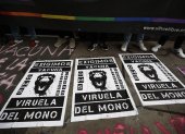 Un grupo de personas se manifiestan para exigir vacunas contra la viruela del mono en Ciudad de México (México)