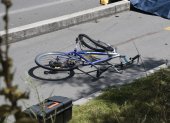 la bicicleta quedó dañada sobre la calzada
