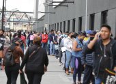 Filas a espera de atención en el Hospital IESS Quito Sur.
