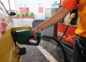Una gasolinera de Guayaquil esperó el nuevo combustible el pasado lunes 8 de agosto.