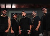 evolución. Se iniciaron como un proyecto de nu metal, pero su sonido se ha ido renovando con influencias metalcore y post hardcore.