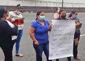 Madres de familia de niños con cáncer en un plantón por mejor atención médica y medicinas para sus niños en Guayaquil-