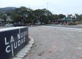 El Municipio de Guayaquil ha dicho que la cortina de agua digital se convertirá en un “nuevo ícono de acceso a Guayaquil”, y se levantará frente a la cooperativa Portete de Tarqui.