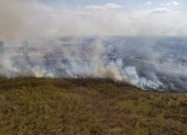 Vista general de un incendio forestal en las cercanías de la ciudad de Cuiabá en el estado de Mato Grosso (Brasil), en una fotografía de archivo.