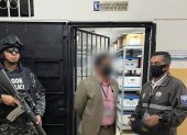 En este operativo realizado en Guayaquil se incautaron cajas con documentación y computadores. No hubo detenidos.