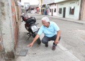 Queja. La ciudadanía se queja del mal servicio que reciben de agua, a pesar de las conexiones que tienen y sin medidores.
