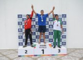 Mario Granizo, en los más alto del podio, en los Juegos Prejuveniles de Manabí.