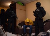 En el barrio Lucha de los Pobres, sur de Quito, un hombre fue detenido junto a otras cuatro más que fueron ubicadas en otros puntos de la ciudad.