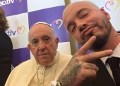 J Balvin se reunió con el papa Francisco tras ser convocado por la Fundación Vitae.