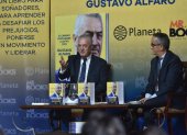 Alfaro en la presentación de su libro.