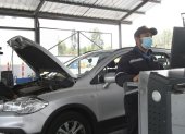 Revisión técnica. Los autos son sometidos al mismo procedimiento que en Quito.