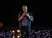 Chris Martin, vocalista de Coldplay, sonríe durante un concierto de la banda británica en Bogotá (Colombia), este 16 de septiembre de 2022.