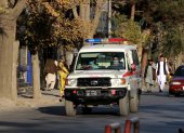 Una ambulancia traslada a los heridos del estallido hasta una casa asistencial en Kabul. 

 Una ambulancia traslada a los heridos del estallido hasta una casa asistencial en Kabul.